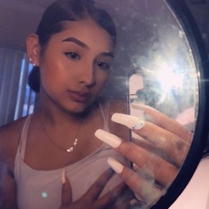 Meet your Posher, Gia